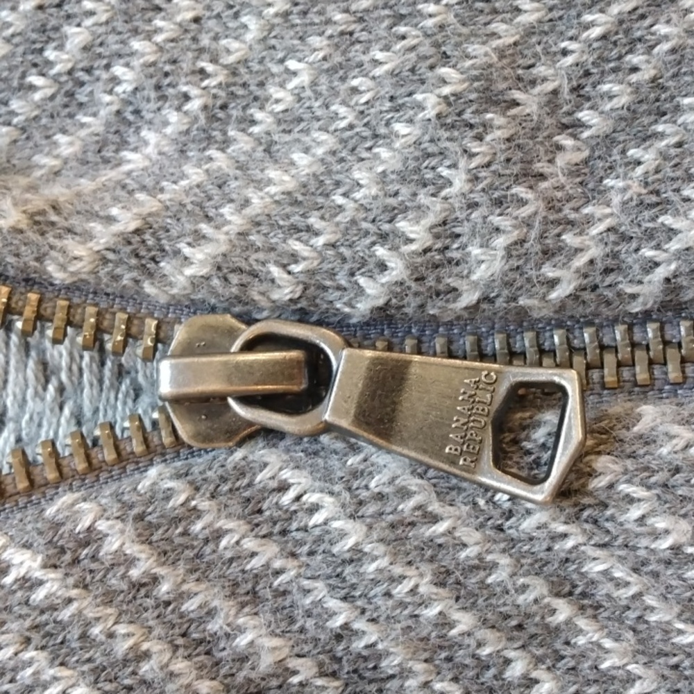 Like New Banana Republic Gray/White XL Cotton & Rayon Blend Full Zip Sweater - Picture 10 of 14